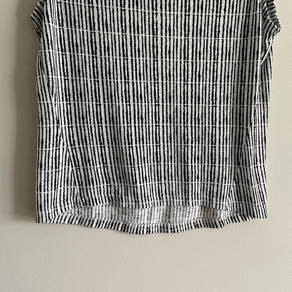 Athleta Women S Black White Striped Athleisure Scoop Neck Breezy Muscle Tee - Picture 4 of 10